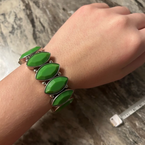 Green Stoned‎ Bracelet - Picture 1 of 3
